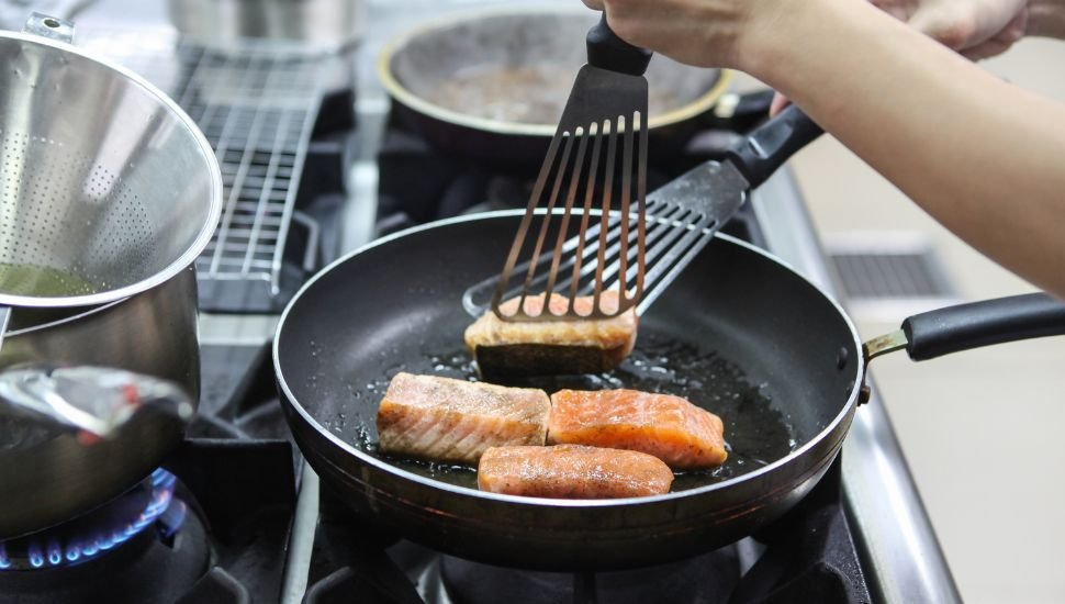 cooking on stove Fish Fingers