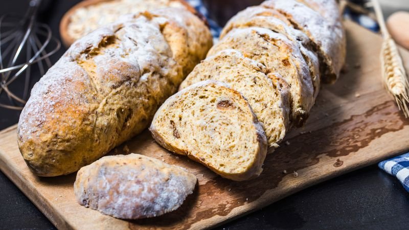 image of flour sprinkled on bread