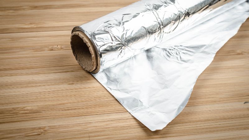 roll of aluminum foil